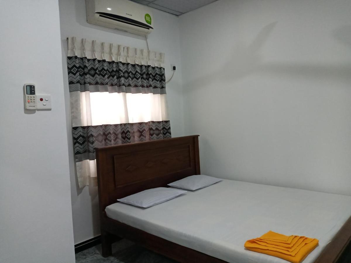 David Villa Anuradhapura Room photo